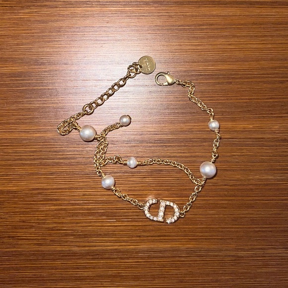 DIOR Petit CD Bracelet • Gold-Finish Metal with White Resin Pearls - Picture 1 of 3